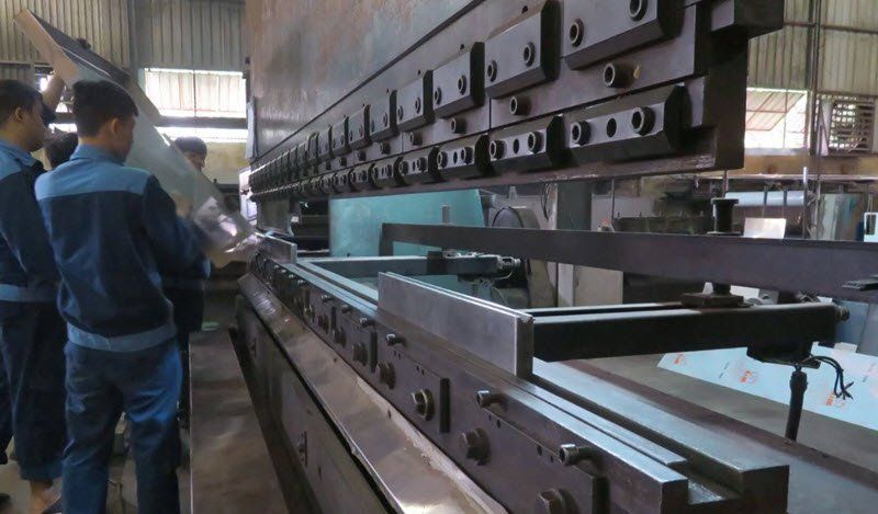 Gia công chấn thép tấm theo yêu cầu
