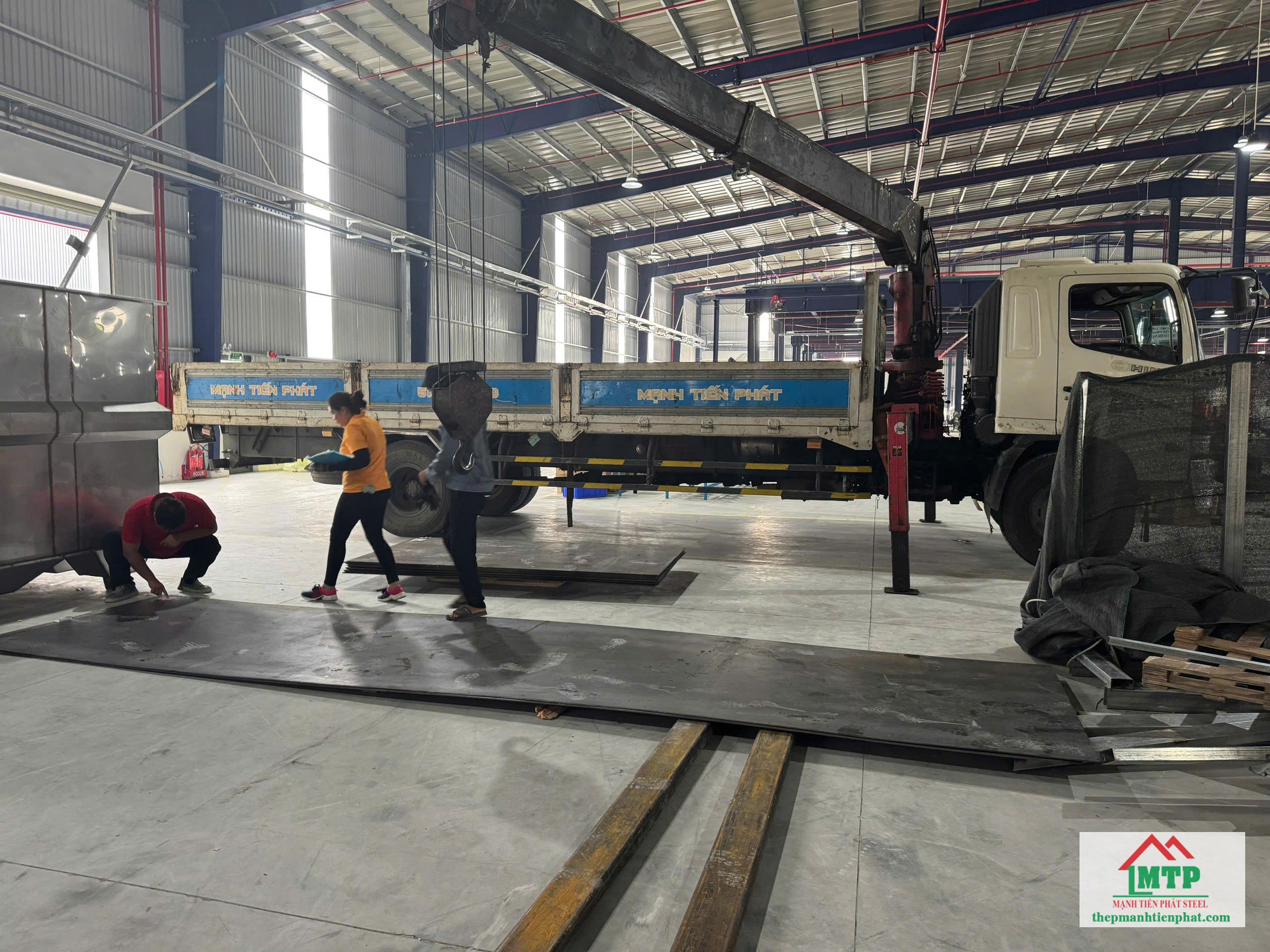 Mua thép tấm Q355 giá tốt, chất lượng, vận chuyển tận nơi tại Tôn Thép Mạnh Tiến Phát