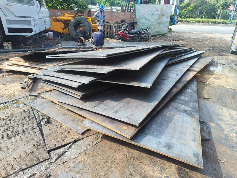 Sắt Thép MTP cho thuê tôn tấm lót cho xe cuốc, xe lu, xe ủi đa dạng quy cách