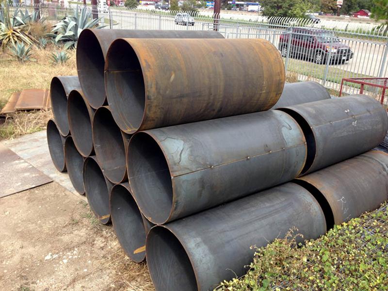 Sắt Thép Mạnh Tiến Phát sử dụng thép tấm đa dạng tiêu chuẩn để gia công lốc thành thép ống