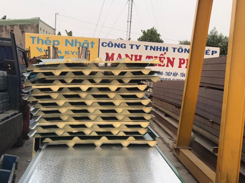 Mua tôn cách nhiệt tại Quận 5 ở Tôn Thép Mạnh Tiến Phát có đa dạng loại tôn, giá ưu đãi đến 10%