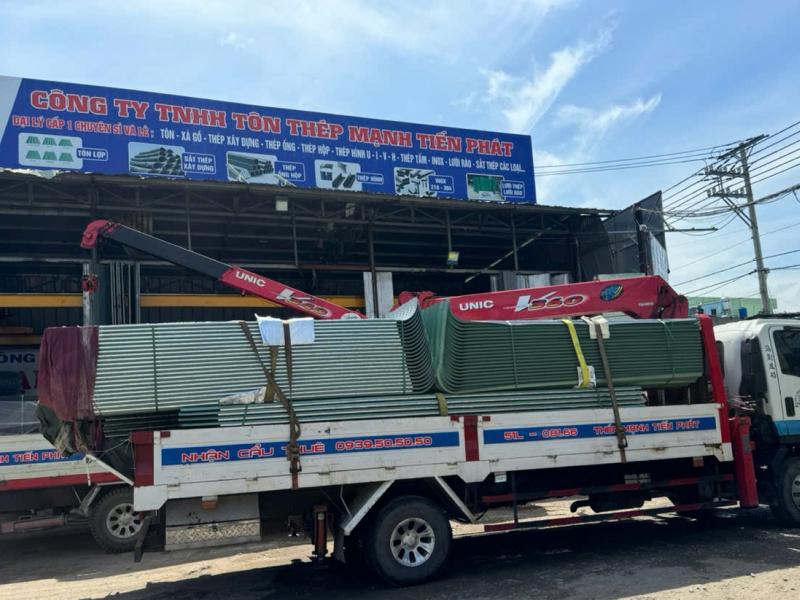 Nhà cung cấp tôn cách nhiệt tại Quận Tân Phú đáp ứng tốt số lượng lớn cho mọi công trình - Tôn Thép Mạnh Tiến Phát