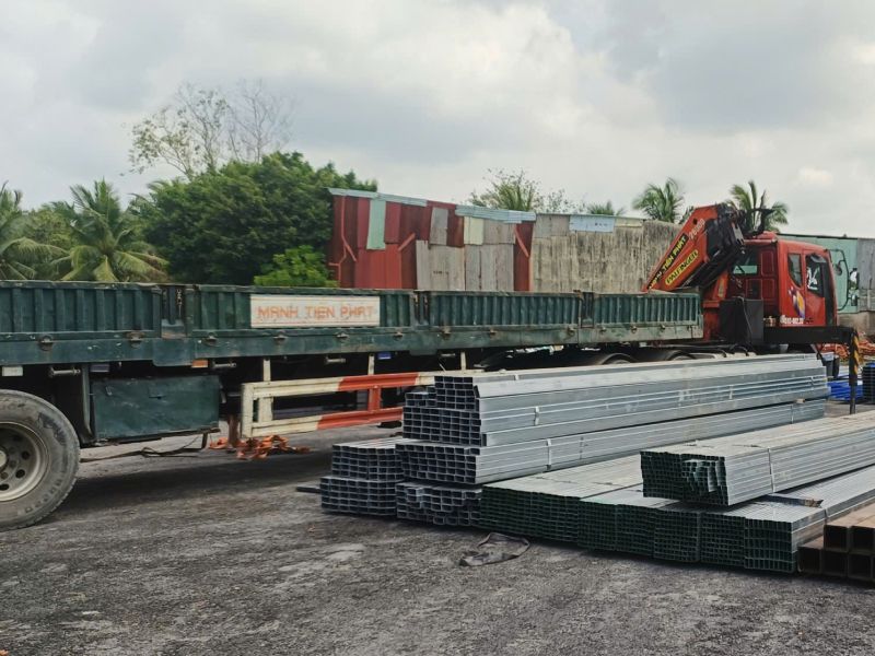 Giao 17 tấn thép hộp Cường Phát cùng vật tư liên quan cho công trình resort tại Cần Thơ