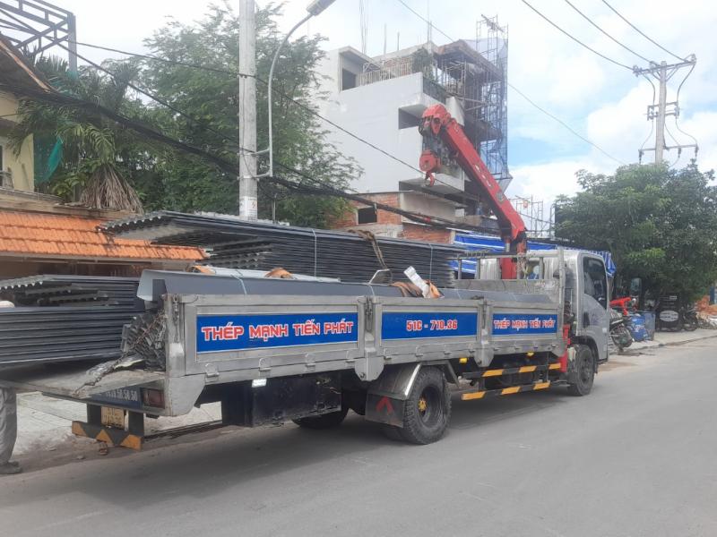 Giao tôn PU cách nhiệt màu xám lông chuột cho công trình nhà dân tại Cần Giờ