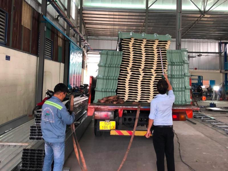 Giao tôn cách nhiệt PU Hoa Sen cho công trình nhà xưởng tại Cần Giờ