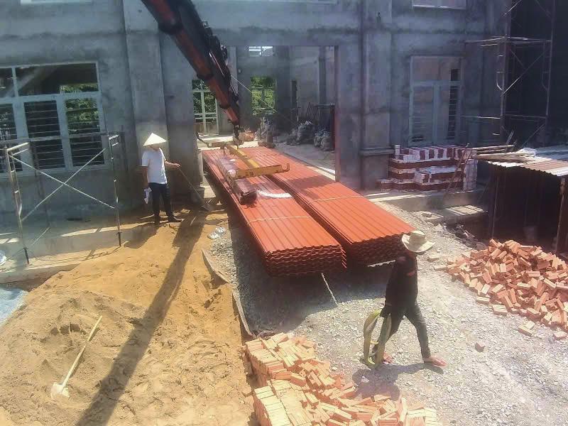 Giao tôn PU màu cam cho công trình nhà thờ tại Nhà Bè