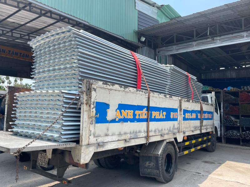 Giao 1200m tôn cách nhiệt PU cho công trình Galaxy Kinh Dương Vương, Quận 6