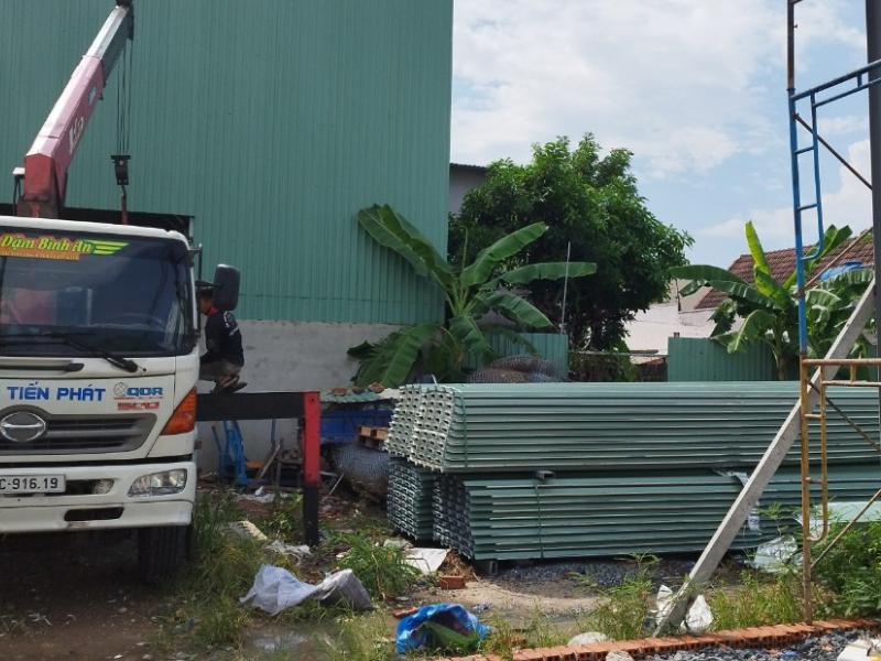 Giao tôn PU Đông Á màu xanh ngọc làm nhà xưởng tại Quận 8