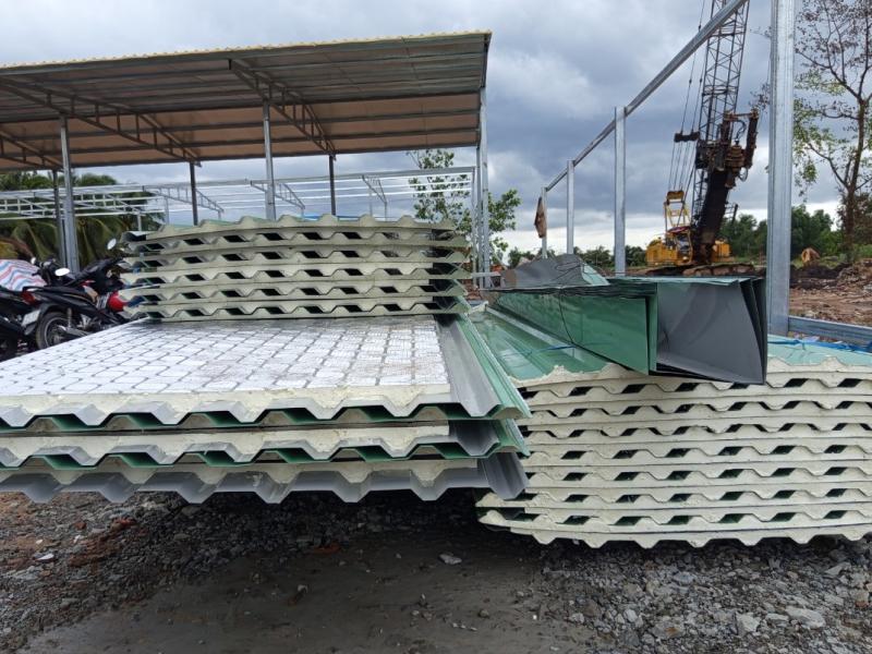 Tôn cách nhiệt dày 0.50 mm được ưu tiên dùng cho công trình nhà xưởng, nhà tiền chế tại Bình Chánh