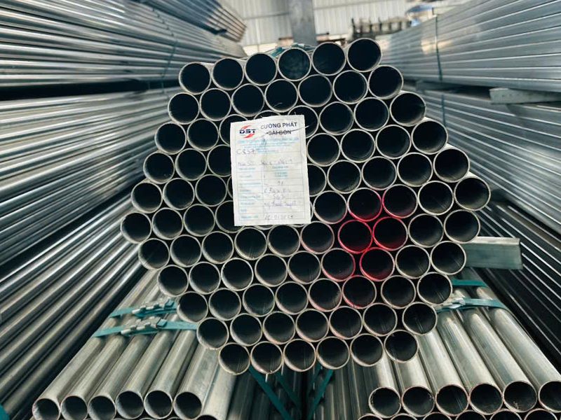 Thép ống Cường Phát Sài Gòn có chất lượng ổn định, bề mặt mạ kẽm sáng bóng