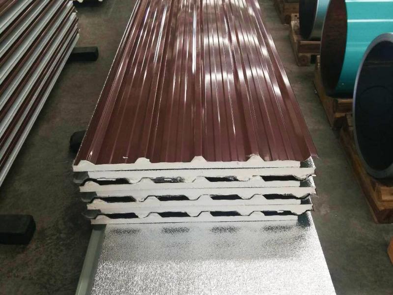 Cấu tạo tôn xốp cách nhiệt 1 mặt hay 2 mặt, xốp PU hay EPS cũng làm giá thành phẩm chênh lệch