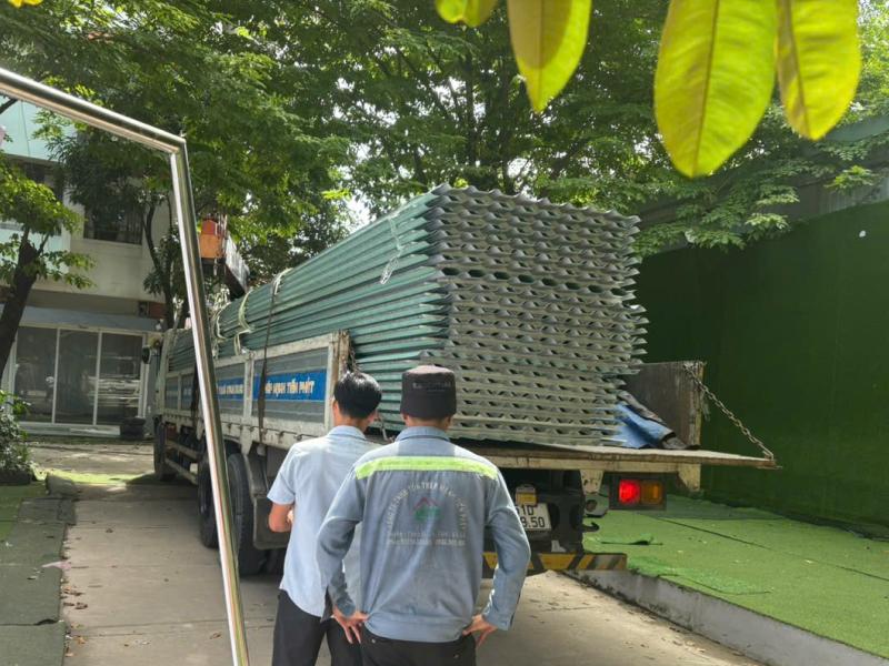 Giao 1000m tôn xốp PU cho công trình trường học tại Bình Dương