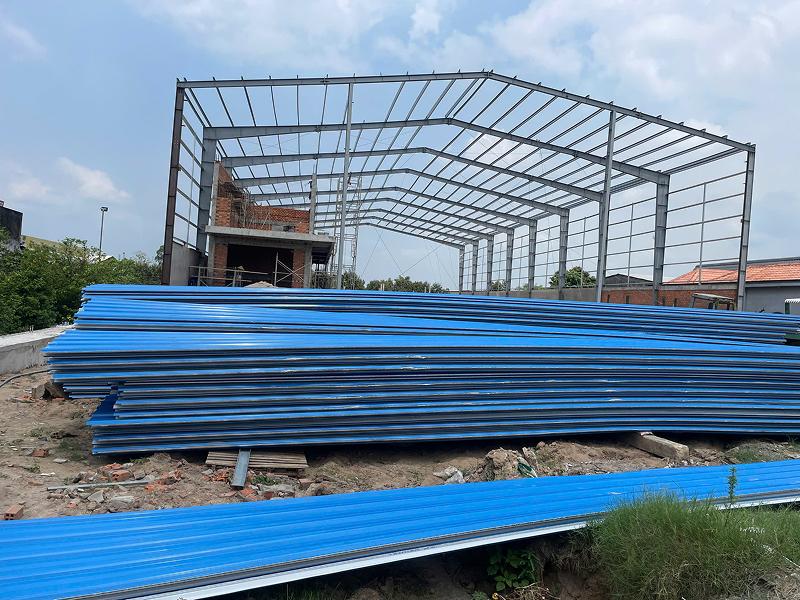 Các nhà xưởng tại Tiền Giang sử dụng tôn cách nhiệt để lợp mái rất phổ biến