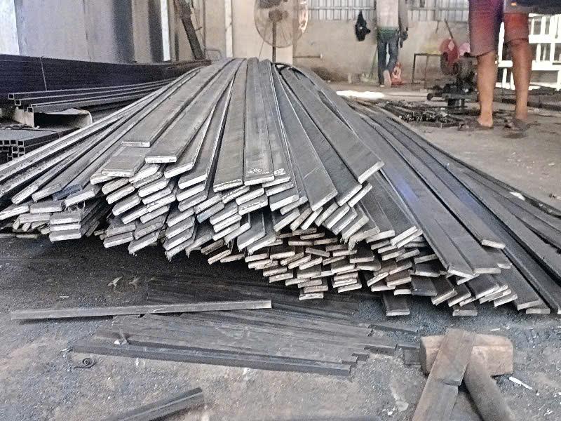 Thanh thép la có dạng dẹp, chữ nhật