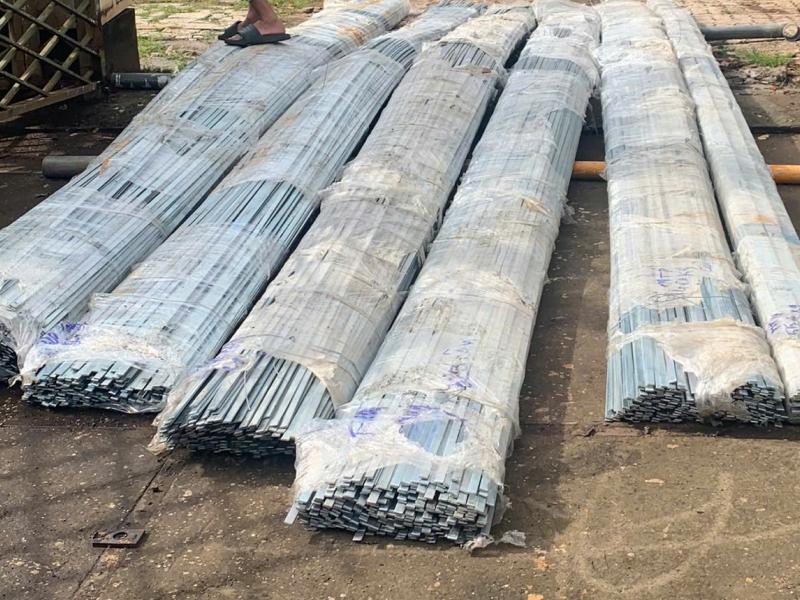 Thép la mạ kẽm sáng bóng, chống ăn mòn trong môi trường tự nhiên tốt