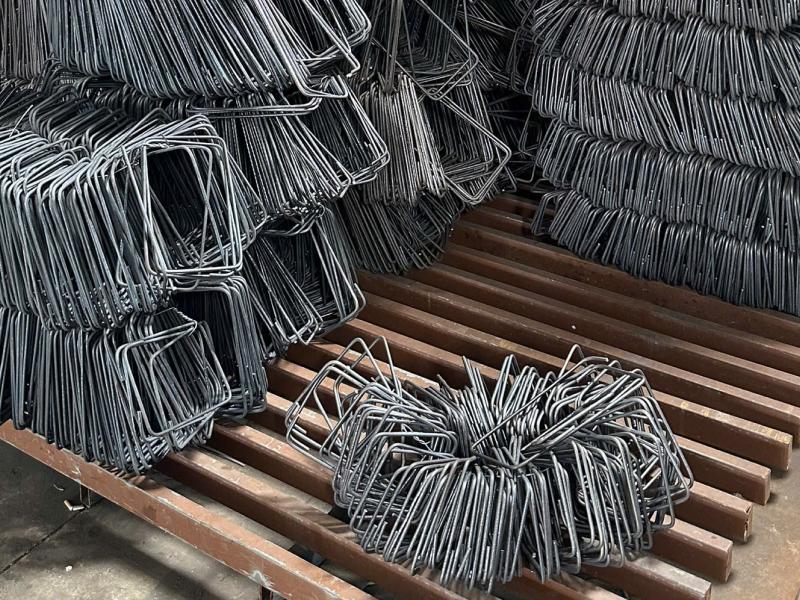 Ưu điểm bẻ đai tai dê tại xưởng là có thể gia công theo yêu cầu, máy móc hiện đại đảm bảo độ chính xác cao, làm việc trực tiếp giảm chi phí trung gian