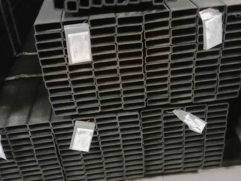 Giá thép hộp 20x100 mới nhất, ưu đãi cho đơn hàng lớn