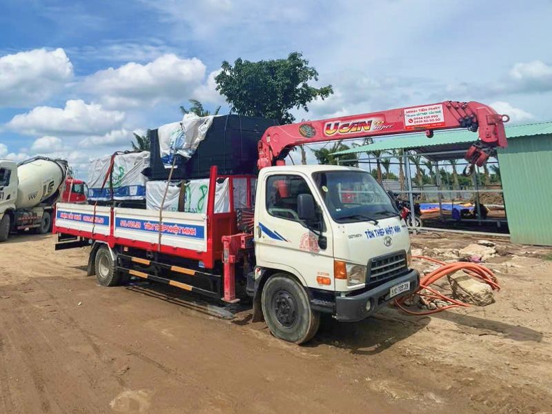 Xuất kho giao 100 tấm ván phủ phim 1220×2440 loại 18ly đến công trình đổ sàn nhà xưởng tại Đức Hòa, Long An