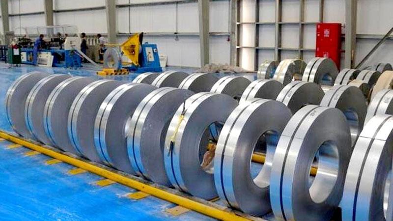Tôn Thép MTP cung cấp dịch vụ gia công xẻ băng cuộn sắt tấm theo yêu cầu, đảm bảo kích thước chuẩn, giá tốt