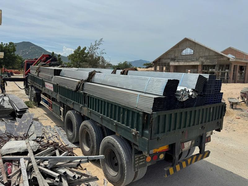 Giao thép hộp hòa phát + thép V tại Ninh Thuận (4)